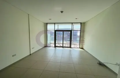 Empty Room image for: Apartment - 1 Bedroom - 2 Bathrooms for rent in Guardian Towers - Danet Abu Dhabi - Abu Dhabi, Image 1