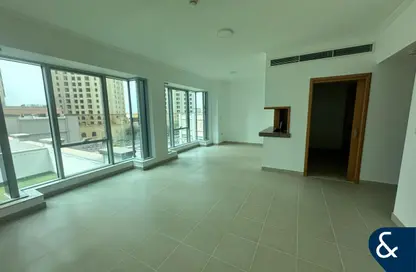 Apartment - 1 Bedroom - 2 Bathrooms for rent in Aurora Tower - Marina Promenade - Dubai Marina - Dubai