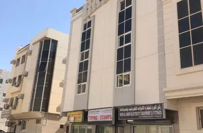 عمارة بالكامل - استوديو - 8 حمامات للبيع في تجارية مويلح - الشارقة