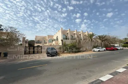 فيلا - 5 غرف نوم - 3 حمامات للبيع في جميرا 1 - الجميرا - دبي فيلا - 5 غرف نوم - 3 حمامات للبيع في جميرا 1 - الجميرا - دبي