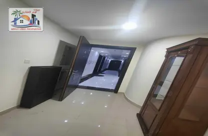 شقة - غرفة نوم - 2 حمامات للايجار في مبنى اس بي اس بي 1 - أبو شغارة - الشارقة