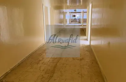 سكن عمال - استوديو - 8 حمامات للايجار في المنطقة الصناعية رقم 5 - المنطقة الصناعية بالشارقة - الشارقة