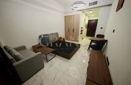 Apartment - Studio - 1 Bathroom for rent in The Gate - Masdar City - Abu Dhabi