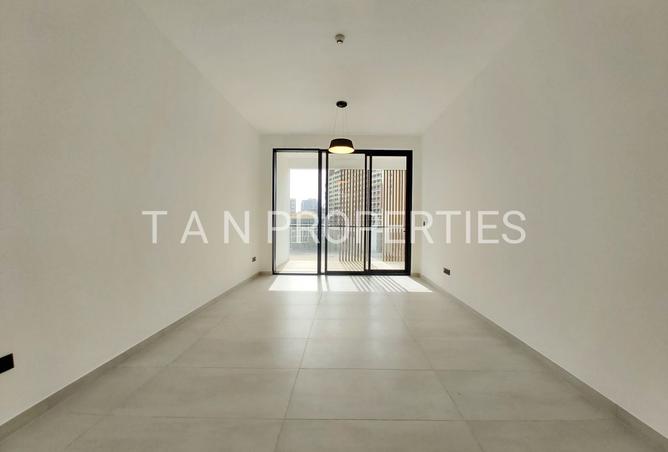 MODREN DESIGN | SPACIOUS LAYOUT | NEAR GARDEN