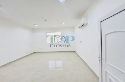 شقة - 3 غرف نوم - 3 حمامات للايجار في بيدا بن عمار - عشارج - العين شقة - 3 غرف نوم - 3 حمامات للايجار في بيدا بن عمار - عشارج - العين