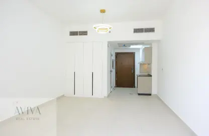 Apartment - Studio - 1 Bathroom for rent in Nad Al Sheba Gardens - Nad Al Sheba 1 - Nad Al Sheba - Dubai