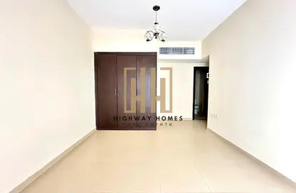 Apartment - 2 Bedrooms - 2 Bathrooms for rent in Muwailih Building - Muwaileh - Sharjah