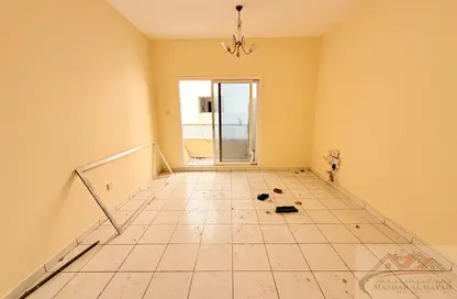 شقة - 2 غرف نوم - 2 حمامات للايجار في برج ليلي - النهدة - الشارقة