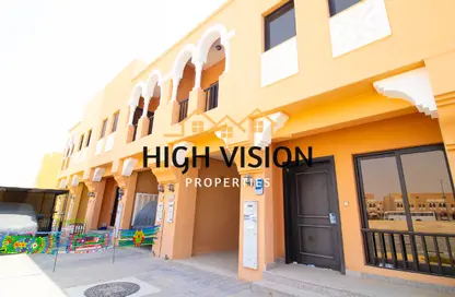 Villa - 2 Bedrooms - 3 Bathrooms for rent in Zone 7 - Hydra Village - Abu Dhabi
