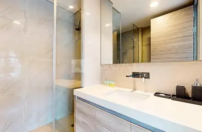 Apartment - 1 Bedroom - 2 Bathrooms for sale in SOL Bay - Business Bay - Dubai