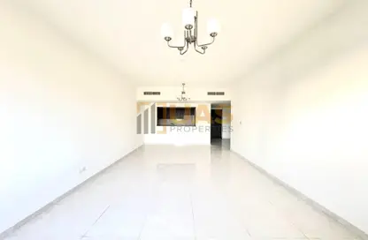 Apartment - 1 Bedroom - 2 Bathrooms for rent in Jumeirah Village Circle - Dubai