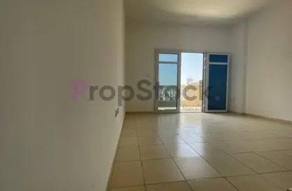 شقة - غرفة نوم - 2 حمامات للايجار في الخريف 2 - سيزون كوميونيتي - قرية الجميرا سركل - دبي