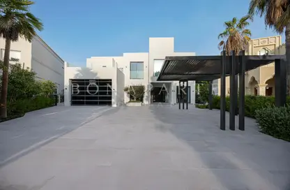 Villa - 5 Bedrooms - 6 Bathrooms for sale in Entertainment Foyer - Mediterranean Clusters - Jumeirah Islands - Dubai