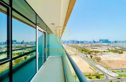 شقة - 3 غرف نوم - 4 حمامات للايجار في يونايتد سكوير - الخالدية - أبوظبي