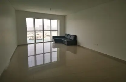 Apartment - 2 Bedrooms - 3 Bathrooms for rent in RAK Tower - Marina Square - Al Reem Island - Abu Dhabi