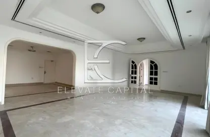 Villa - 4 Bedrooms - 5 Bathrooms for rent in Jumeirah 1 Villas - Jumeirah 1 - Jumeirah - Dubai