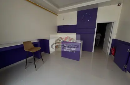 Shop - Studio - 1 Bathroom for rent in Muwaileh 29 Building - Muwaileh - Sharjah