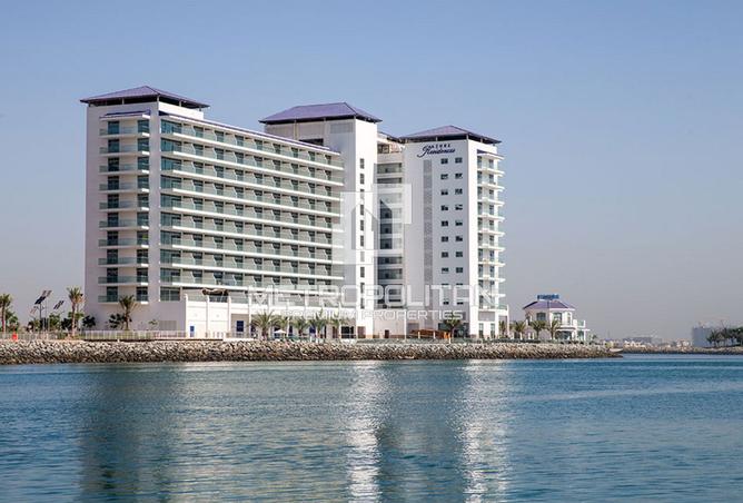 Apartment - 1 Bedroom - 2 Bathrooms for sale in Azure Residences - Palm Jumeirah - Dubai