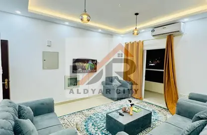 شقة - غرفة نوم - 2 حمامات للايجار في مساكن كورنيش عجمان - طريق كورنيش عجمان - عجمان