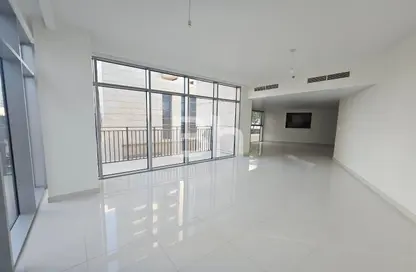 Apartment - 2 Bedrooms - 3 Bathrooms for sale in BLVD Crescent Podium - BLVD Crescent - Downtown Dubai - Dubai