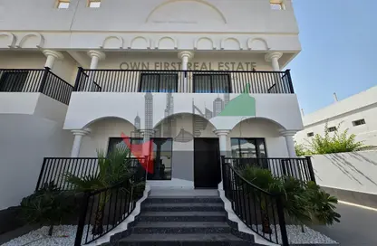 Villa - 5 Bedrooms - 7 Bathrooms for rent in Jumeirah 3 Villas - Jumeirah 3 - Jumeirah - Dubai