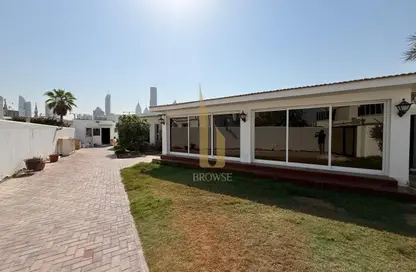 Villa - 4 Bedrooms - 4 Bathrooms for rent in Jumeirah 1 Villas - Jumeirah 1 - Jumeirah - Dubai