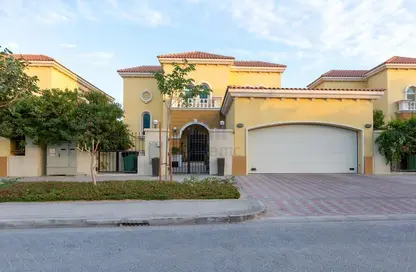 Outdoor House image for: Villa - 3 Bedrooms - 4 Bathrooms for rent in Regional - Jumeirah Park - Dubai, Image 1