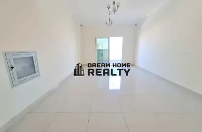 شقة - 2 غرف نوم - 3 حمامات للايجار في برج هند - شارع التعاون - التعاون - الشارقة