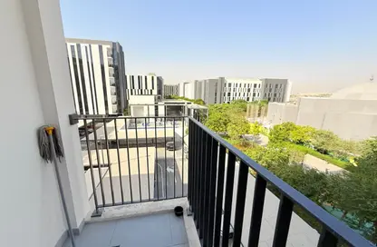 شقة - 2 غرف نوم - 3 حمامات للايجار في ذا لينك - إيست فييليدج - الجادة - الشارقة