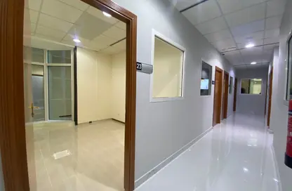 Office Space - Studio - 4 Bathrooms for rent in Cornich Al Khalidiya - Al Khalidiya - Abu Dhabi