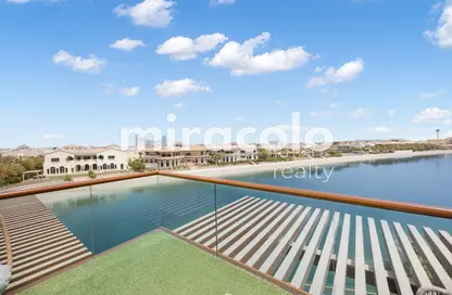 Apartment - Studio - 1 Bathroom for rent in Palm Views East - Palm Views - Palm Jumeirah - Dubai