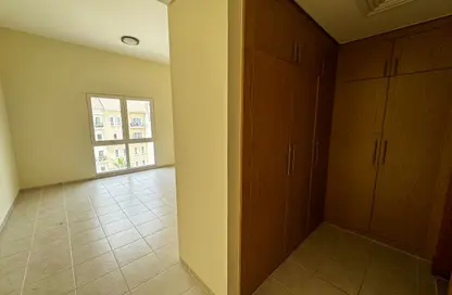 شقة - 2 غرف نوم - 3 حمامات للبيع في مبنى 108-137 - طراز حديث - ديسكفري غاردنز - دبي