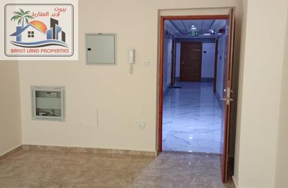 Apartment - 1 Bedroom - 2 Bathrooms for rent in Al Rashidiya Towers - Al Rashidiya - Ajman Downtown - Ajman
