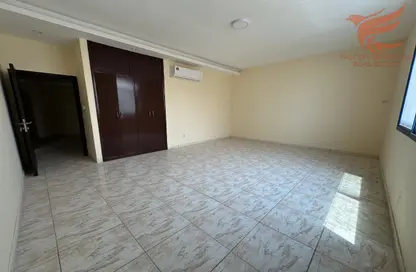 Apartment - 2 Bedrooms - 2 Bathrooms for rent in Concorde Building 1 - Al Mamourah - Ras Al Khaimah
