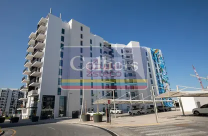 Apartment - 2 Bedrooms - 2 Bathrooms for sale in Waters Edge - Yas Island - Abu Dhabi