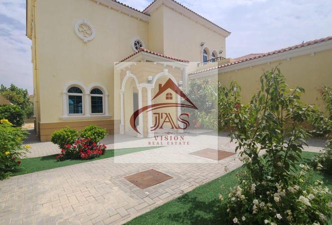 15389500 - Property Image 2
