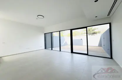 شقة - 2 غرف نوم - 4 حمامات للايجار في روبينيا - مسار - تلال سيتي - الشارقة شقة - 2 غرف نوم - 4 حمامات للايجار في روبينيا - مسار - تلال سيتي - الشارقة