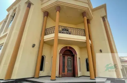 Villa - Studio - 7+ Bathrooms for rent in Shakhbout City - Abu Dhabi