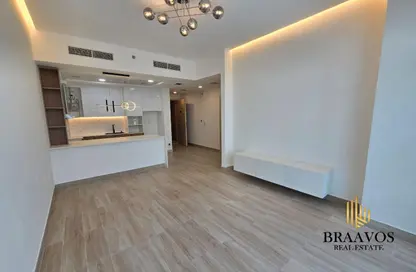 Apartment - 1 Bedroom - 2 Bathrooms for rent in The East Crest by Meteora - District 17 - Jumeirah Village Circle - Dubai