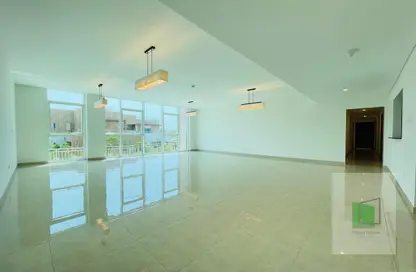 Apartment - 4 Bedrooms - 6 Bathrooms for rent in Marina Sunset Bay - The Marina - Abu Dhabi