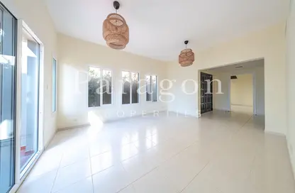 Villa - 3 Bedrooms - 3 Bathrooms for rent in Springs 15 - The Springs - Dubai