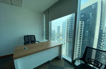 مكتب - استوديو - 2 حمامات للايجار في برج بايناري - الخليج التجاري - دبي