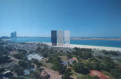 Apartment - 3 Bedrooms - 5 Bathrooms for rent in Corniche Road - Abu Dhabi