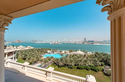 Retail - Studio - 1 Bathroom for rent in Raffles Residences  and  Penthouses - Palm Jumeirah - Dubai