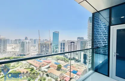 Apartment - 2 Bedrooms - 3 Bathrooms for rent in Baynuna Tower 2 - Corniche Road - Abu Dhabi