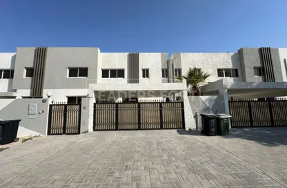 Villa - 4 Bedrooms - 6 Bathrooms for rent in Umm Suqeim 1 Villas - Umm Suqeim 1 - Umm Suqeim - Dubai