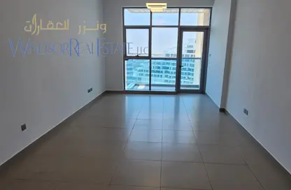 شقة - غرفة نوم - 2 حمامات للايجار في بارادايس فيو 2 - مجان - دبي لاند - دبي