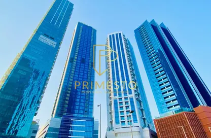 Duplex - 4 Bedrooms - 5 Bathrooms for rent in Al Reef Tower - Corniche Road - Abu Dhabi