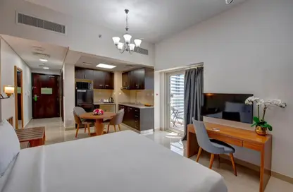 Hotel  and  Hotel Apartment - Studio - 1 Bathroom for rent in Safeer Tower - Dubai Marina - Dubai