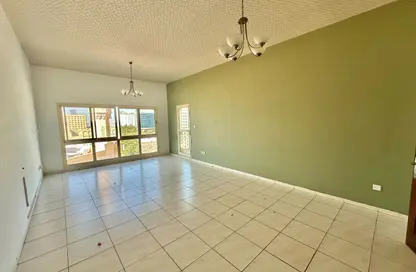 شقة - 2 غرف نوم - 3 حمامات للايجار في بناية اغادير - الرفاعة - بر دبي - دبي